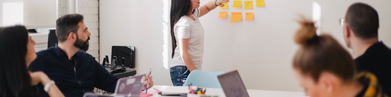 诚挚寄语关于我们板块展示团队合影与联系方式